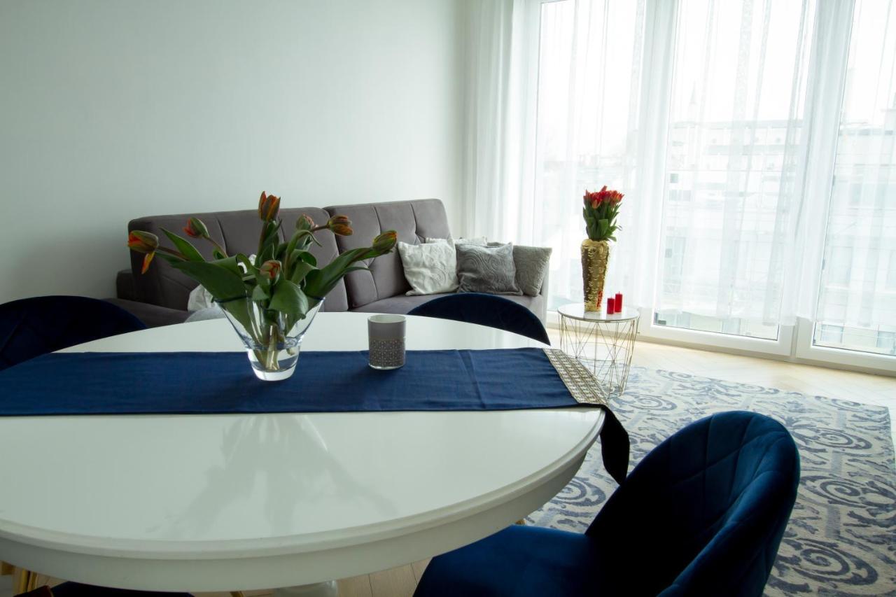 Nowy Apartment Przy Placu Szembeka Warschau Exterior foto