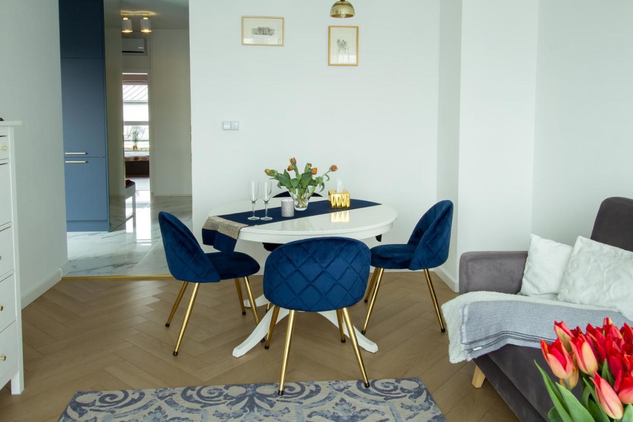 Nowy Apartment Przy Placu Szembeka Warschau Exterior foto