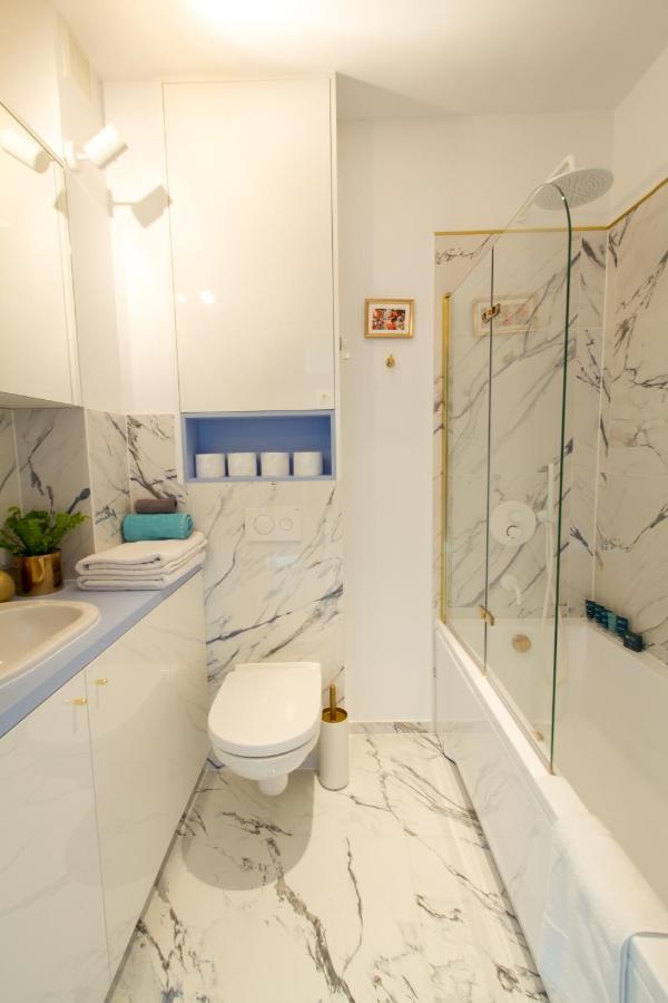Nowy Apartment Przy Placu Szembeka Warschau Exterior foto
